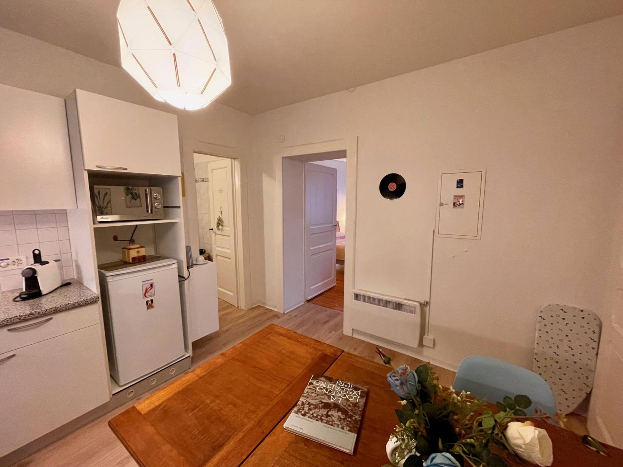 1912 - - Old Town Apartment *