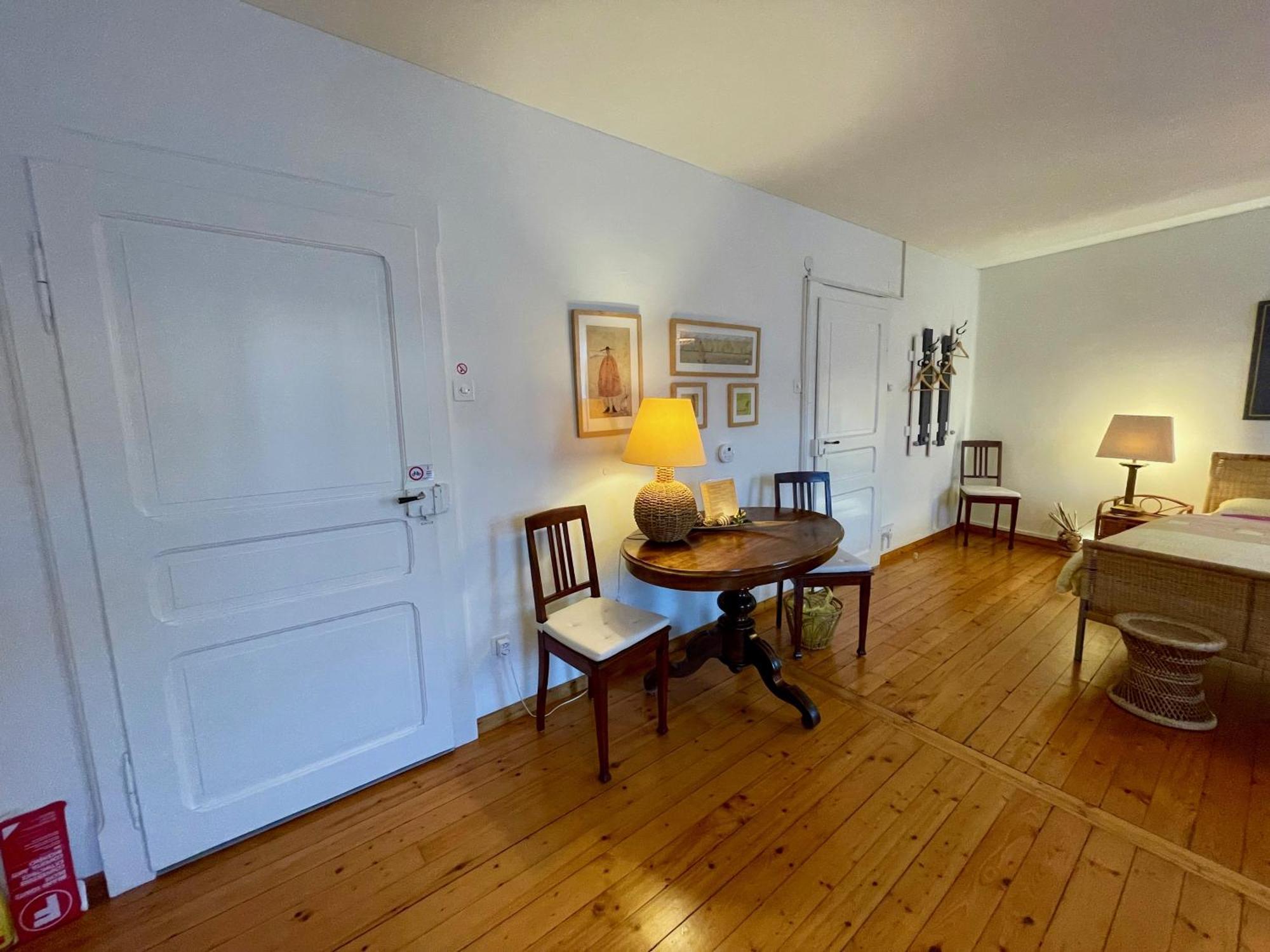 Apartment 1912 - - Old Town *